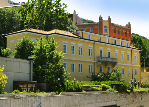 Trieste Italia Trek código de promoción booking.com
