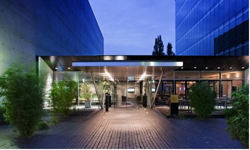 Düsseldorf Alemania Trek código de promoción booking.com