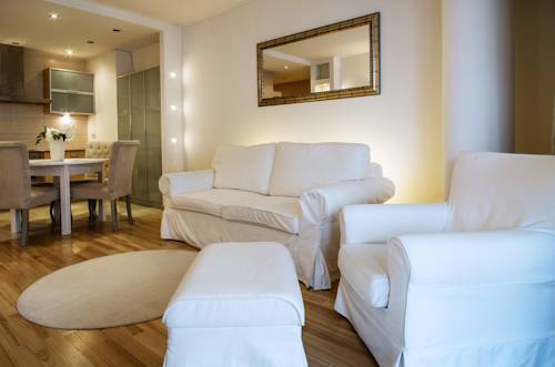 Warszawa Polonia Trek código de promoción booking.com
