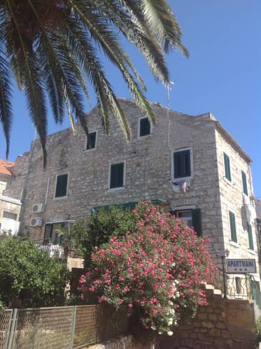 Stari Grad Croacia Trek código de promoción booking.com