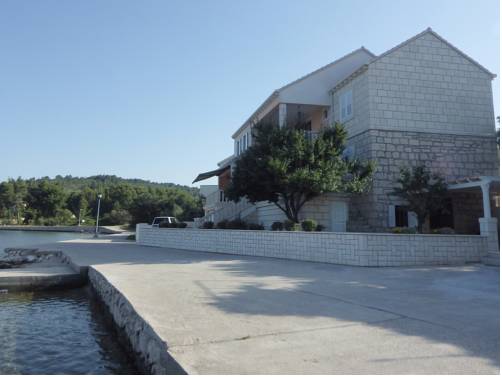 Lumbarda Croacia Trek código de promoción booking.com