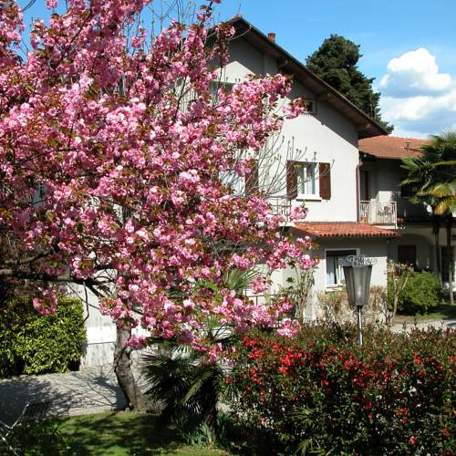 Stresa Italia Trek código de promoción booking.com