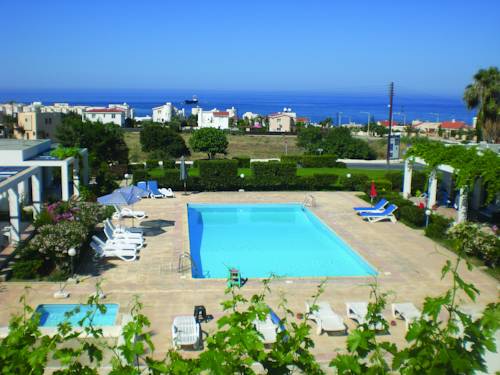 Paphos Chypre trek code promo booking.com