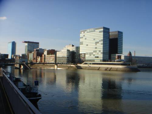 Düsseldorf Alemania Trek código de promoción booking.com