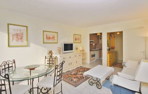Cannes Francia Trek código de promoción booking.com
