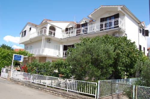 Vodice Croacia Trek código de promoción booking.com
